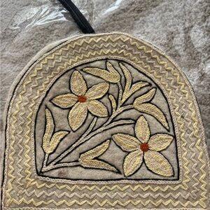 Embroidered Floral Beige Tea Cozy